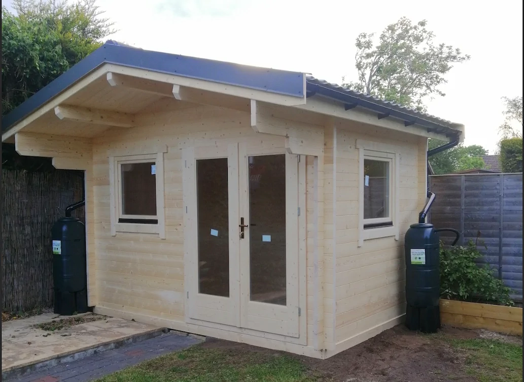 Real Project: The Perfect 'Summer House' for Smaller Gardens (With Double Water Harvesting!)